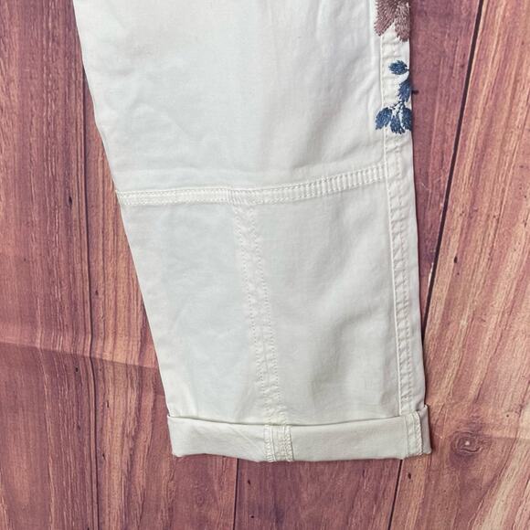 Sundance Floral Embroidered White Cargo Style Pants - Picture 8 of 9